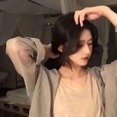 白月光塌房后，真命天子找上门啦